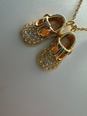Baby Shoe Pendant Necklace Swarovski Crystals By Vonelle Gold Tone Chain Parisia